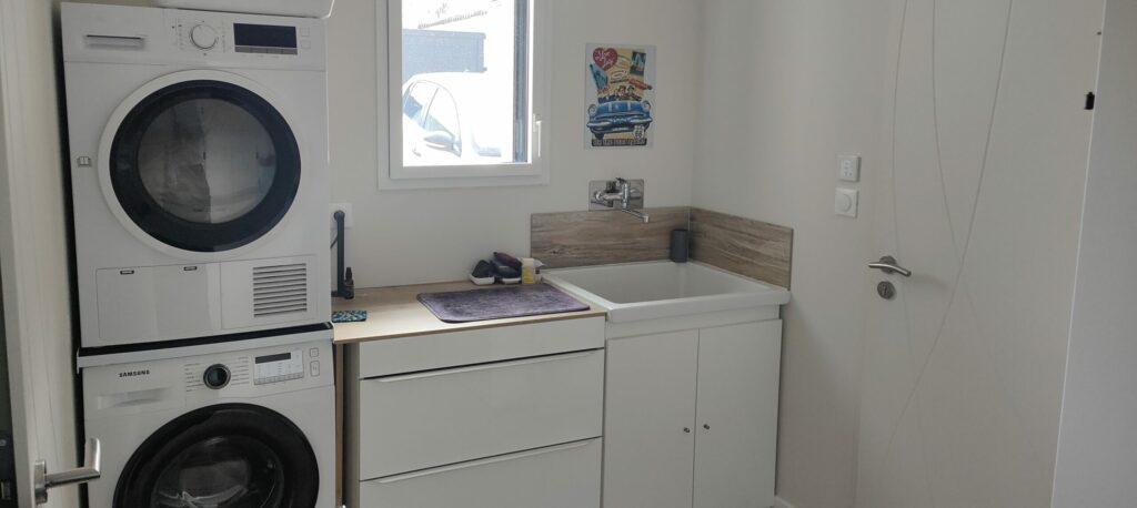 Meuble à tiroir pour le tri du linge